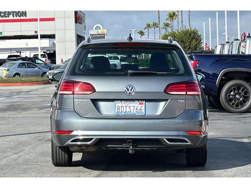 2018 Volkswagen Golf SportWagen TSI SE