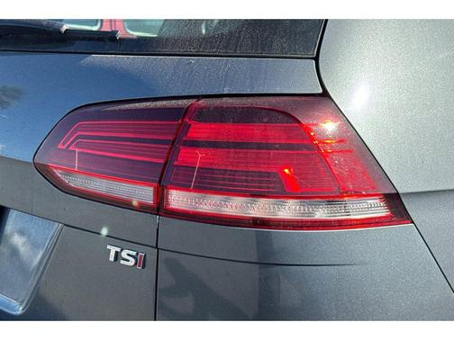 2018 Volkswagen Golf SportWagen TSI SE