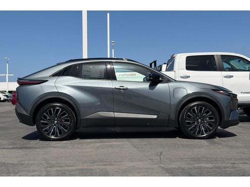 Overcast 2026 Toyota C-HR XSE
