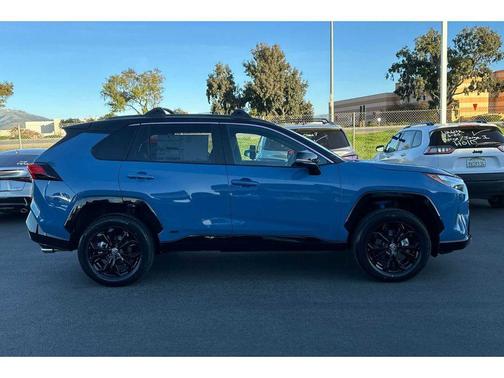 2025 Toyota RAV4 Hybrid SE