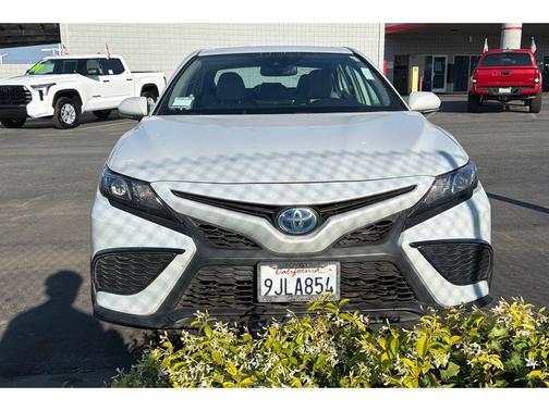 Ice Edge 2024 Toyota Camry Hybrid SE