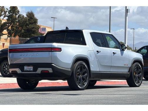 LA Silver 2022 Rivian R1T Adventure