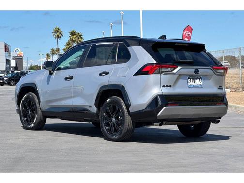 2022 Toyota RAV4 Hybrid SE