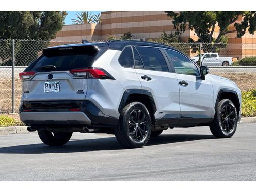 2022 Toyota RAV4 Hybrid SE