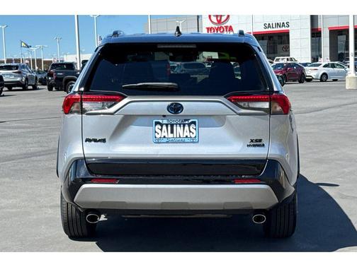 2022 Toyota RAV4 Hybrid SE