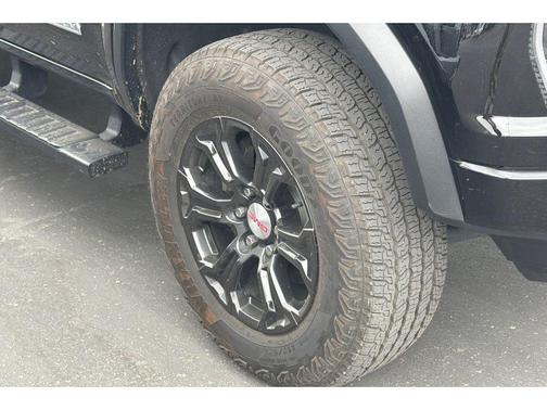 Onyx Black 2024 GMC Canyon Elevation