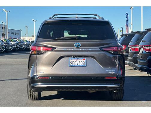 2023 Toyota Sienna Platinum