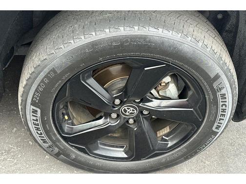 Blizzard Pearl/Midnight Black Metallic 2021 Toyota RAV4 Hybrid SE