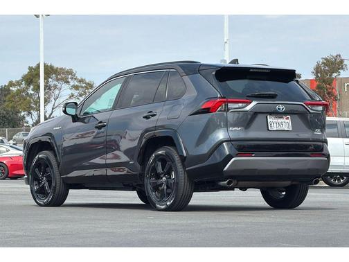 Blizzard Pearl/Midnight Black Metallic 2021 Toyota RAV4 Hybrid SE