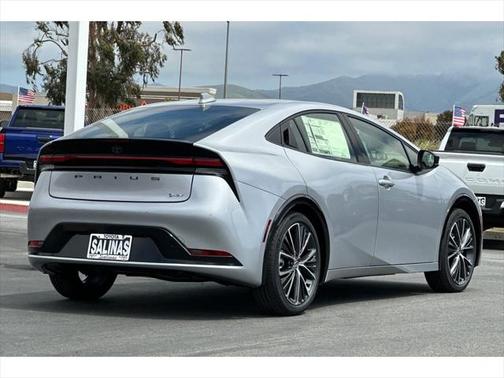 2025 Toyota Prius XLE