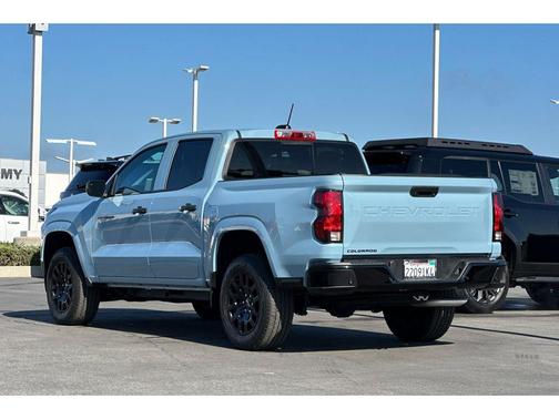 Snowdrift Metallic 2026 Chevrolet Colorado WT