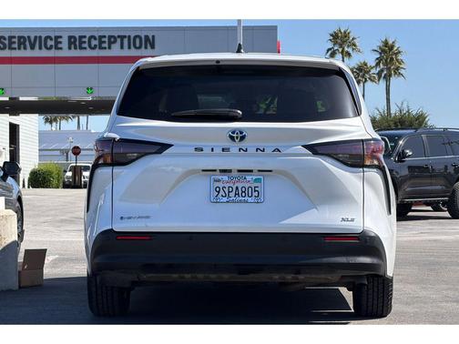 Wind Chill Pearl 2025 Toyota Sienna XLE