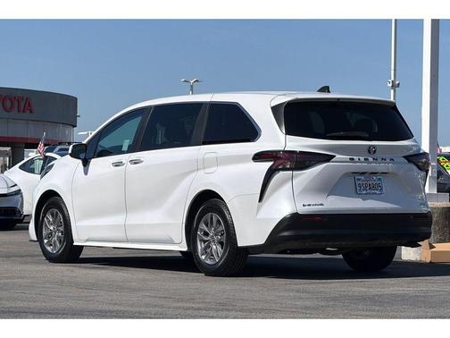 Wind Chill Pearl 2025 Toyota Sienna XLE