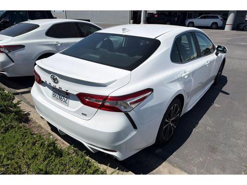 Super White 2020 Toyota Camry SE