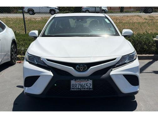 Super White 2020 Toyota Camry SE