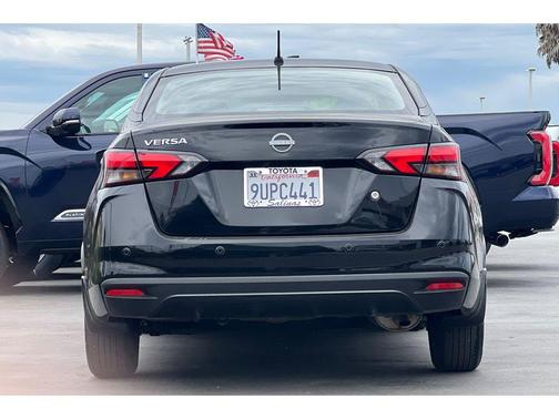 Super Black 2025 Nissan Versa 1.6 S