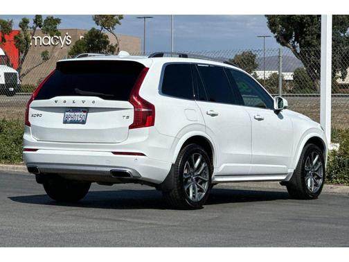 2017 Volvo XC90 T5 Momentum