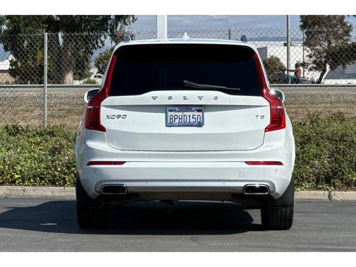 2017 Volvo XC90 T5 Momentum