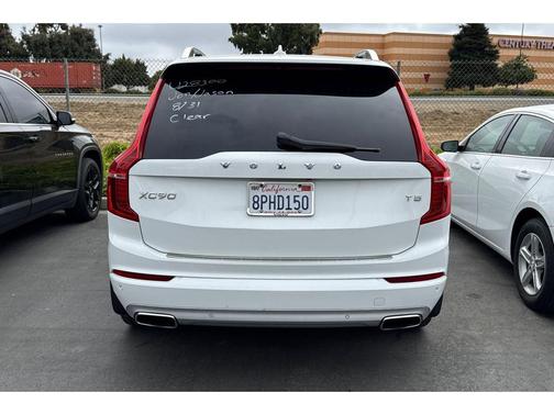 2017 Volvo XC90 T5 Momentum