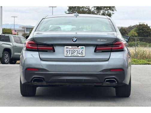 2021 BMW 540 540i