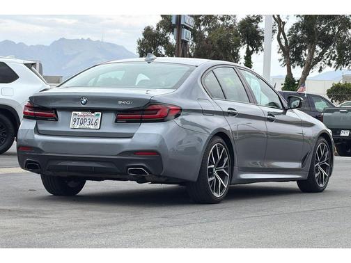 2021 BMW 540 540i