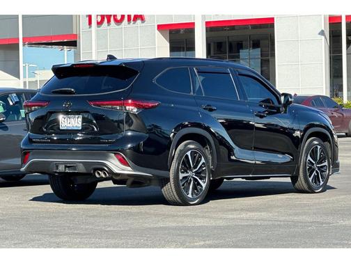 2022 Toyota Highlander XSE