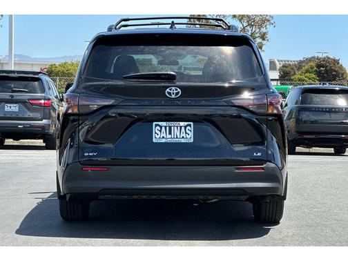 2025 Toyota Sienna LE