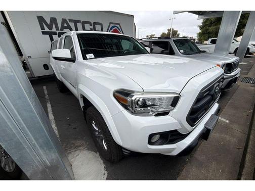 Super White 2017 Toyota Tacoma SR5