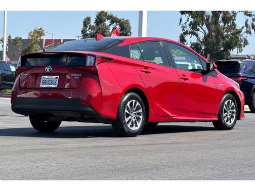 2020 Toyota Prius XLE