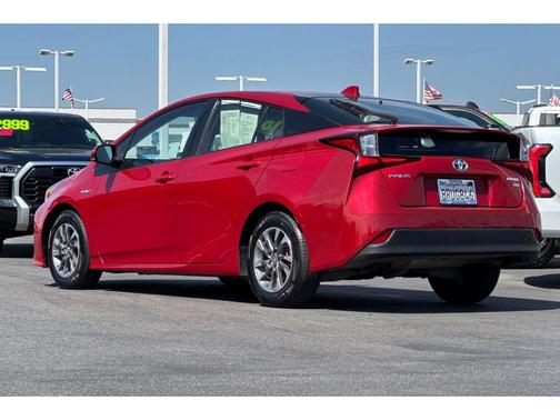 2020 Toyota Prius XLE