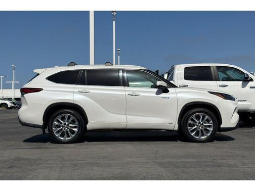 Blizzard Pearl 2020 Toyota Highlander Hybrid Limited