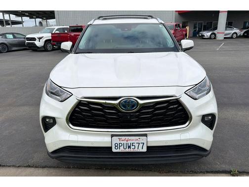 Blizzard Pearl 2020 Toyota Highlander Hybrid Limited
