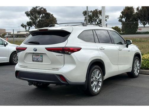 Blizzard Pearl 2020 Toyota Highlander Hybrid Limited