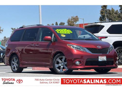 Salsa Red Pearl 2017 Toyota Sienna SE