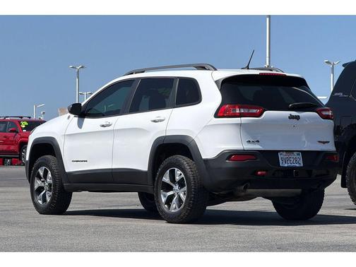 Bright White Clearcoat 2014 Jeep Cherokee Trailhawk