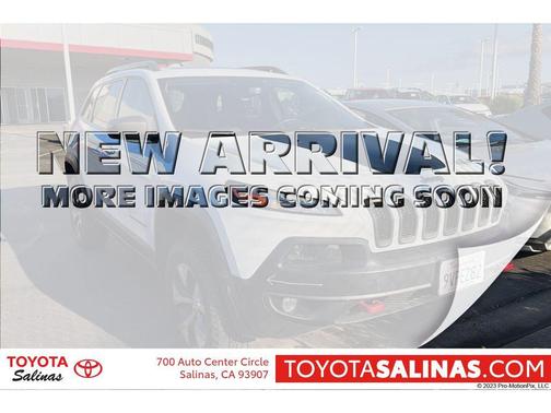 Bright White Clearcoat 2014 Jeep Cherokee Trailhawk