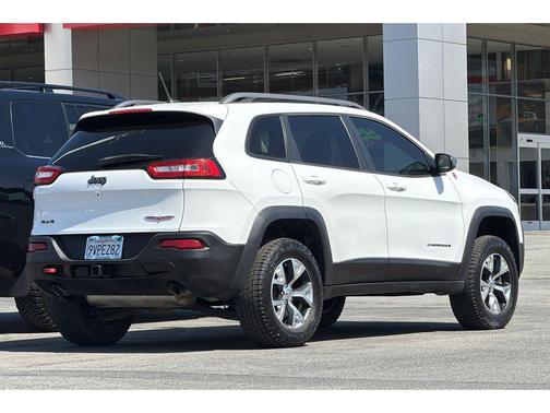 Bright White Clearcoat 2014 Jeep Cherokee Trailhawk