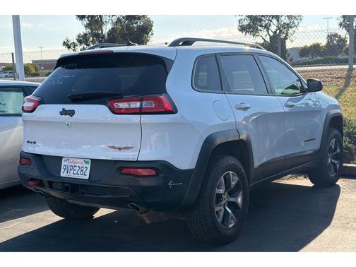 Bright White Clearcoat 2014 Jeep Cherokee Trailhawk