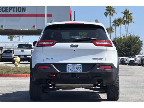 Bright White Clearcoat 2014 Jeep Cherokee Trailhawk