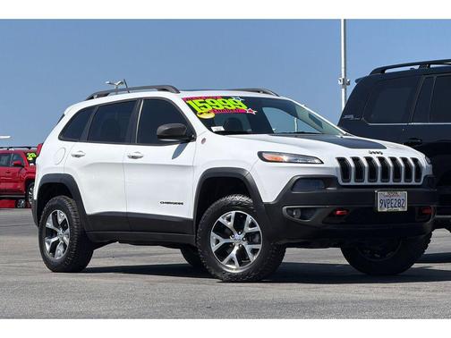 Bright White Clearcoat 2014 Jeep Cherokee Trailhawk