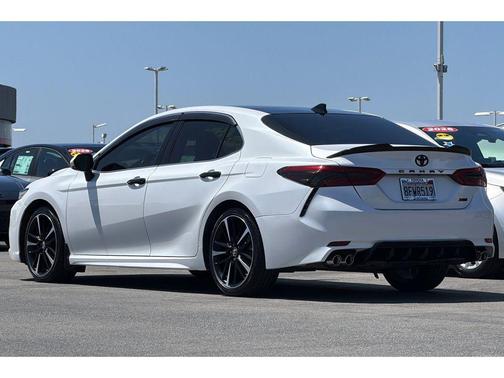 Wind Chill Pearl 2019 Toyota Camry XSE