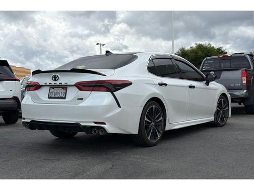 Wind Chill Pearl 2019 Toyota Camry XSE