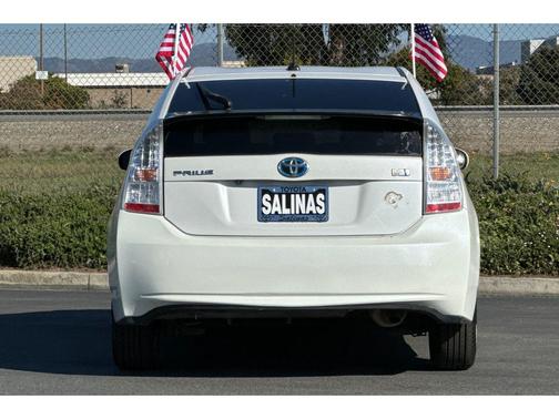 2010 Toyota Prius III
