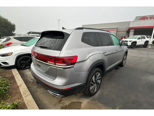 Silver Mist Metallic 2024 Volkswagen Atlas 2.0T SE w/Technology