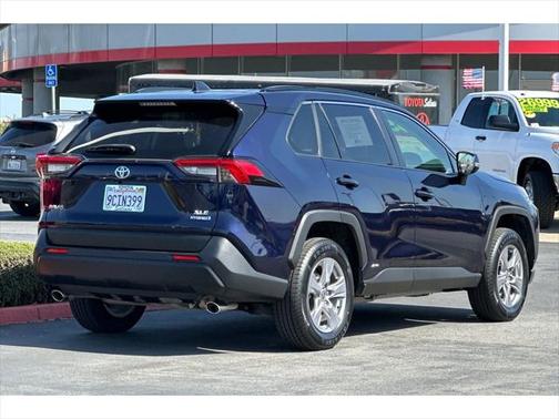 2022 Toyota RAV4 Hybrid XLE