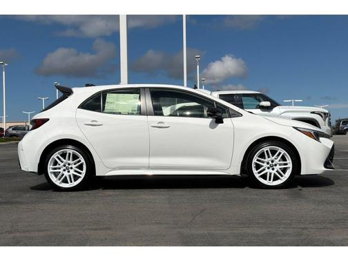 Ice Cap 2026 Toyota Corolla SE