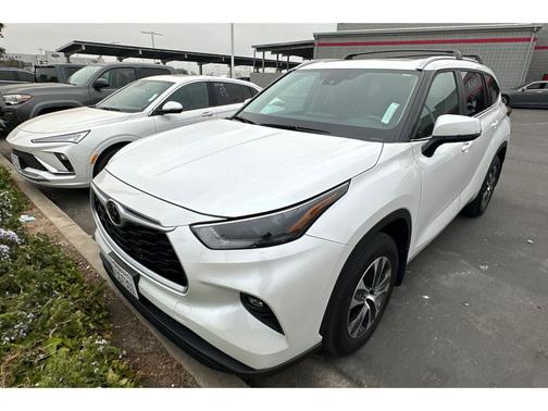 Wind Chill Pearl 2023 Toyota Highlander XLE