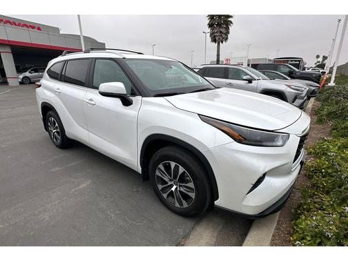 Wind Chill Pearl 2023 Toyota Highlander XLE