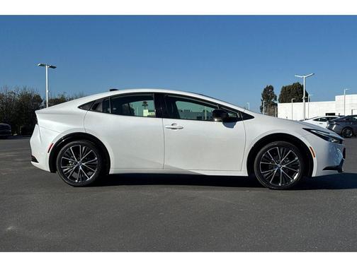 2024 Toyota Prius XLE