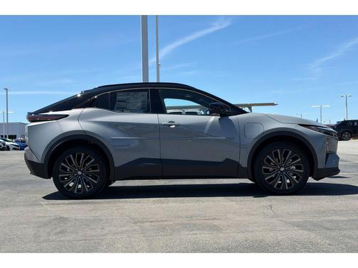 Cement w/Midnight Black Metallic Roof 2026 Toyota C-HR XSE